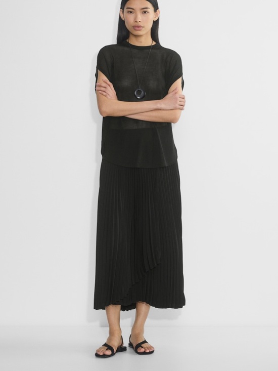 Babaton Dresses & Skirts - Aritzia Babaton Ladder Pleated Maxi Skirt Black Satin Asymmetrical Size XL